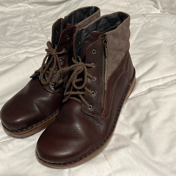 Naot Castera Boot - Picture 1 of 4